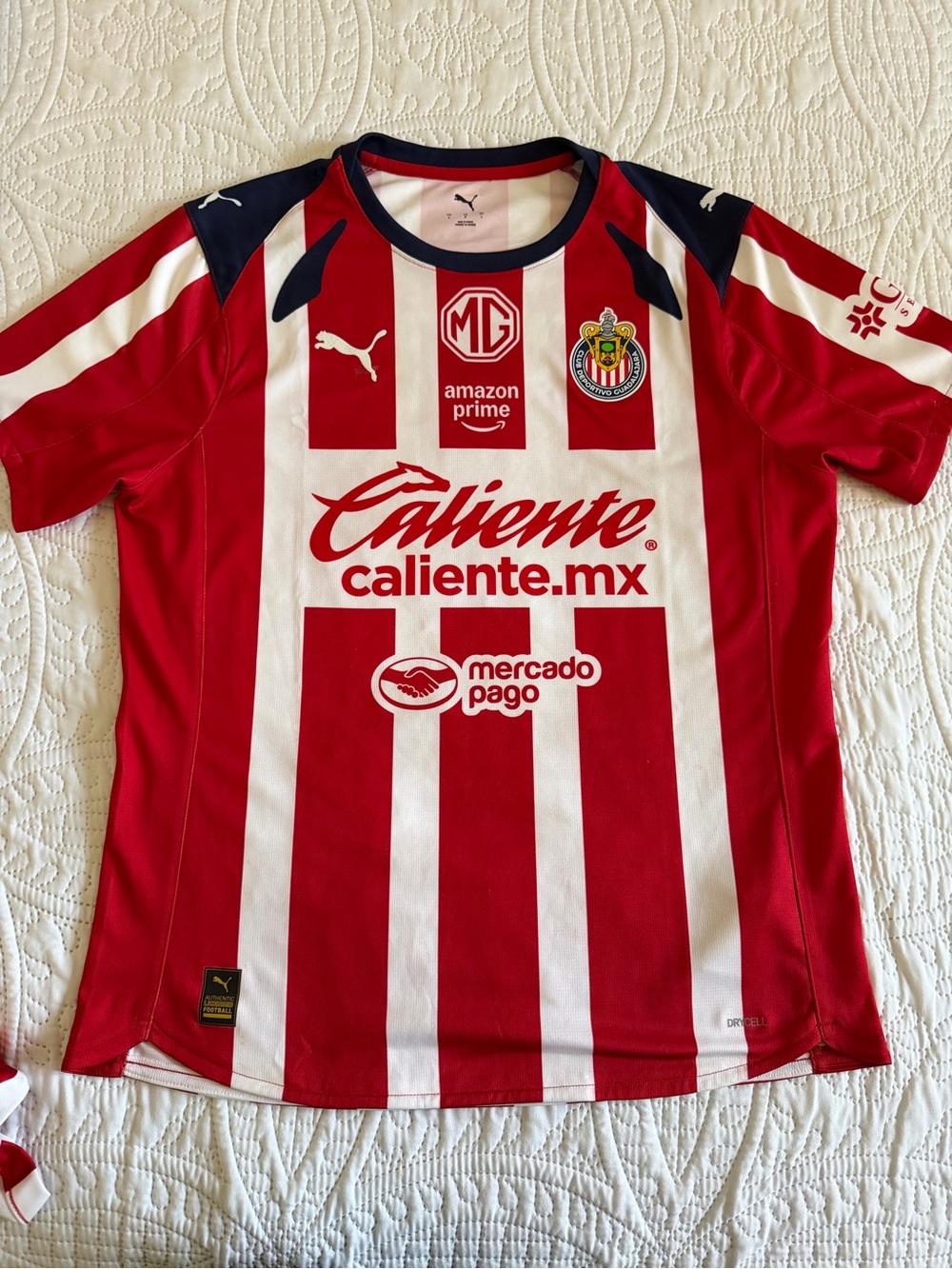 Puma Men Red & White Striped Soccer Jersey - Chivas Style. Size L